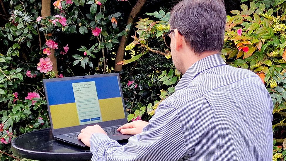 Just Click's With A Camera Ukraine: Spam website set up to reach millions of Russians By Joe Tidy - flickr - Public Domain Mark 1.0